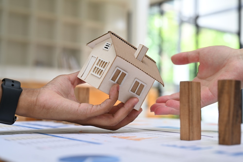 Refus de prêt immobilier pour rénovation complète d'un bâtiment ancien : comment contourner les obstacles ?