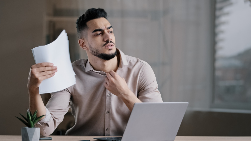 Porter plainte sans preuve réelle : comment procéder et quels enjeux ?