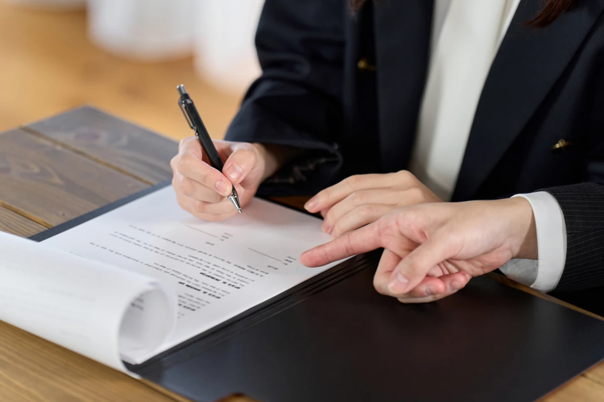 L'épineuse question des clauses de non-concurrence : entre protection des intérêts et liberté professionnelle